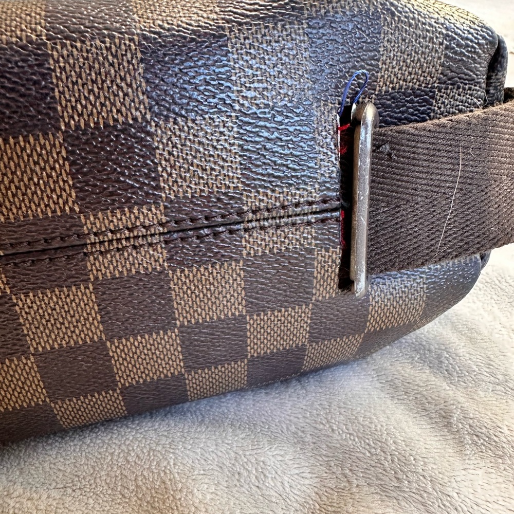 Louis Vuitton Bag - Picture 10 of 11